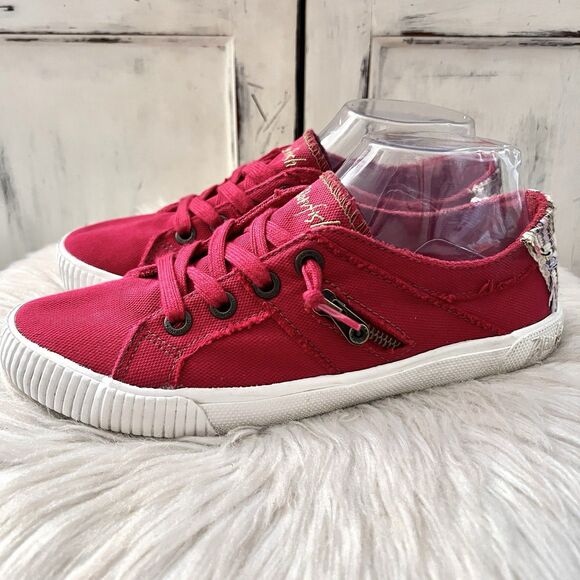 Blowfish Malibu Red Canvas Fruit Sneakers Slip on Boho Comfort - Womens Size 8 - Picture 1 of 8
